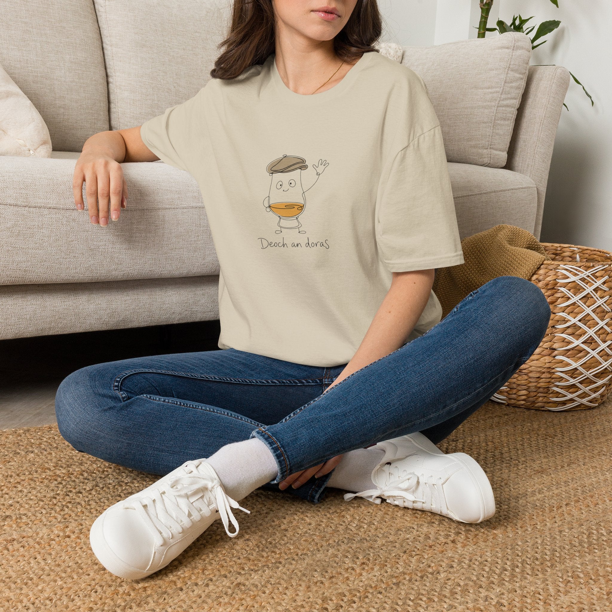 Deoch an doras - cartoon Tee