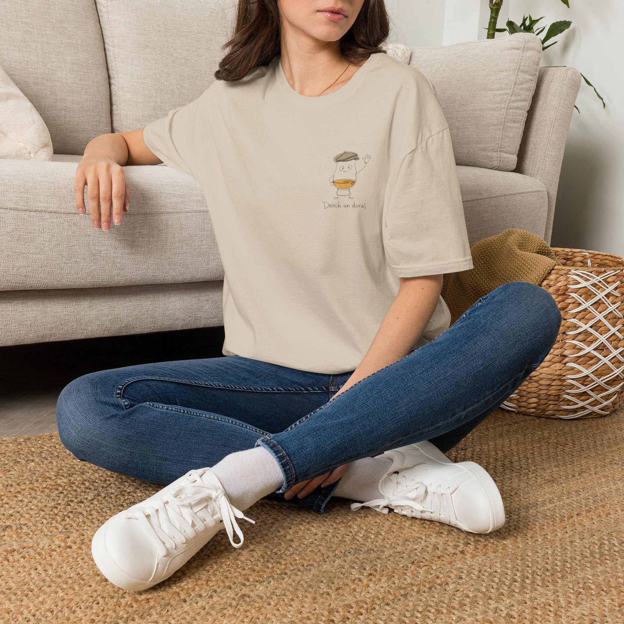 Deoch an doras mini - cartoon Tee