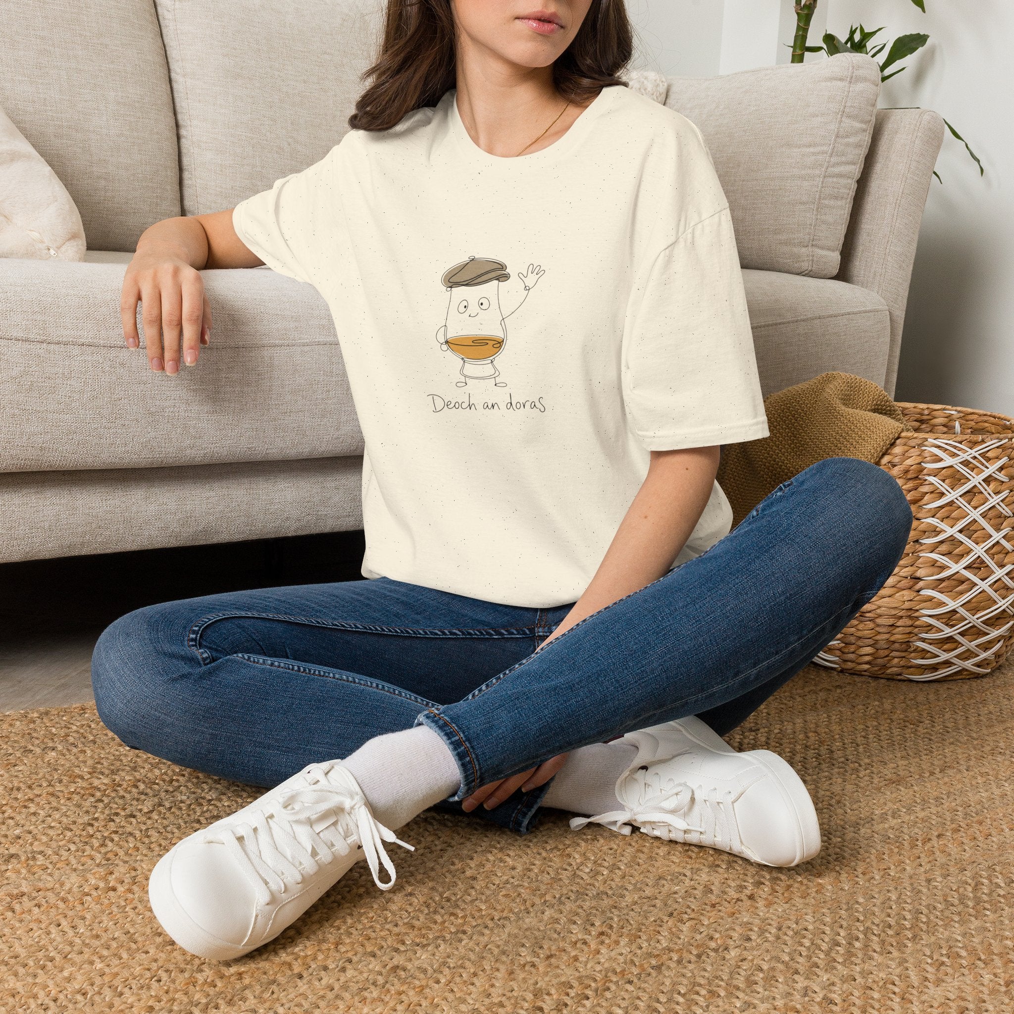 Deoch an doras - cartoon Tee